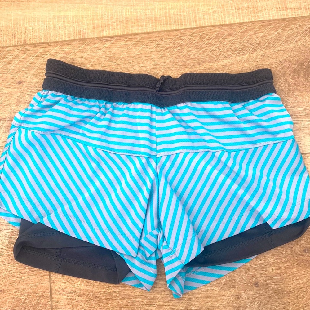 WOMENS NIKE RUNNING SHORTS size medium